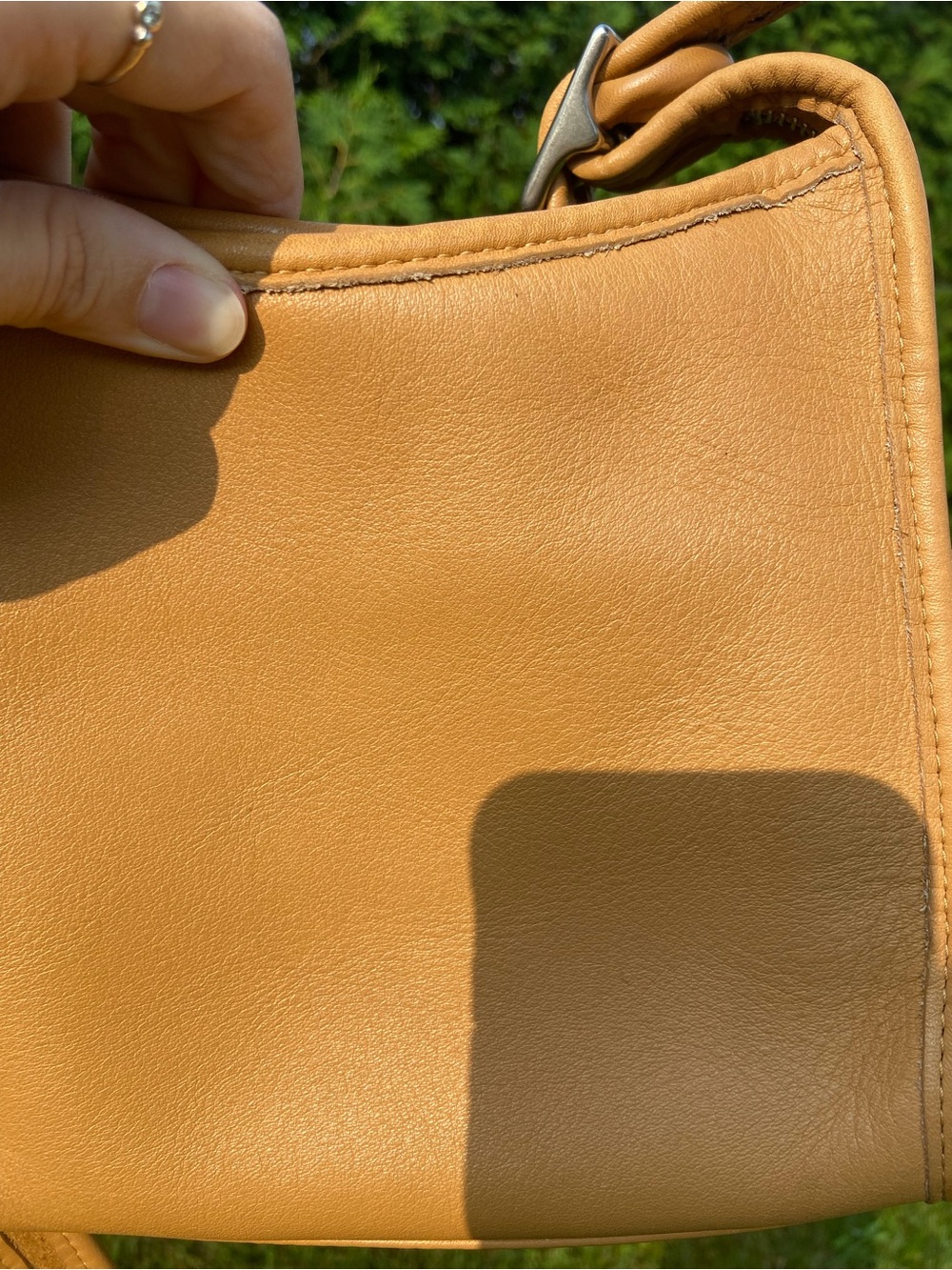 VINTAGE COACH BAG (RARE COLOR) - Picture 12 of 13